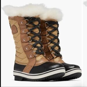 NWT SOREL Tofino II Faux Fur Lined Waterproof Boots